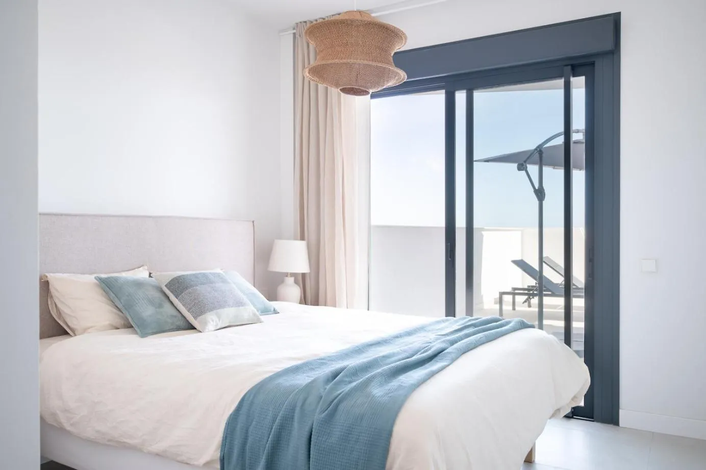 3-Bedroom Oasis Private, Luxe, Scenic, Spacious Sitio de Calahonda